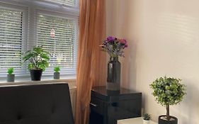 Ocean Waves Apartment Near Bournemouth Beach